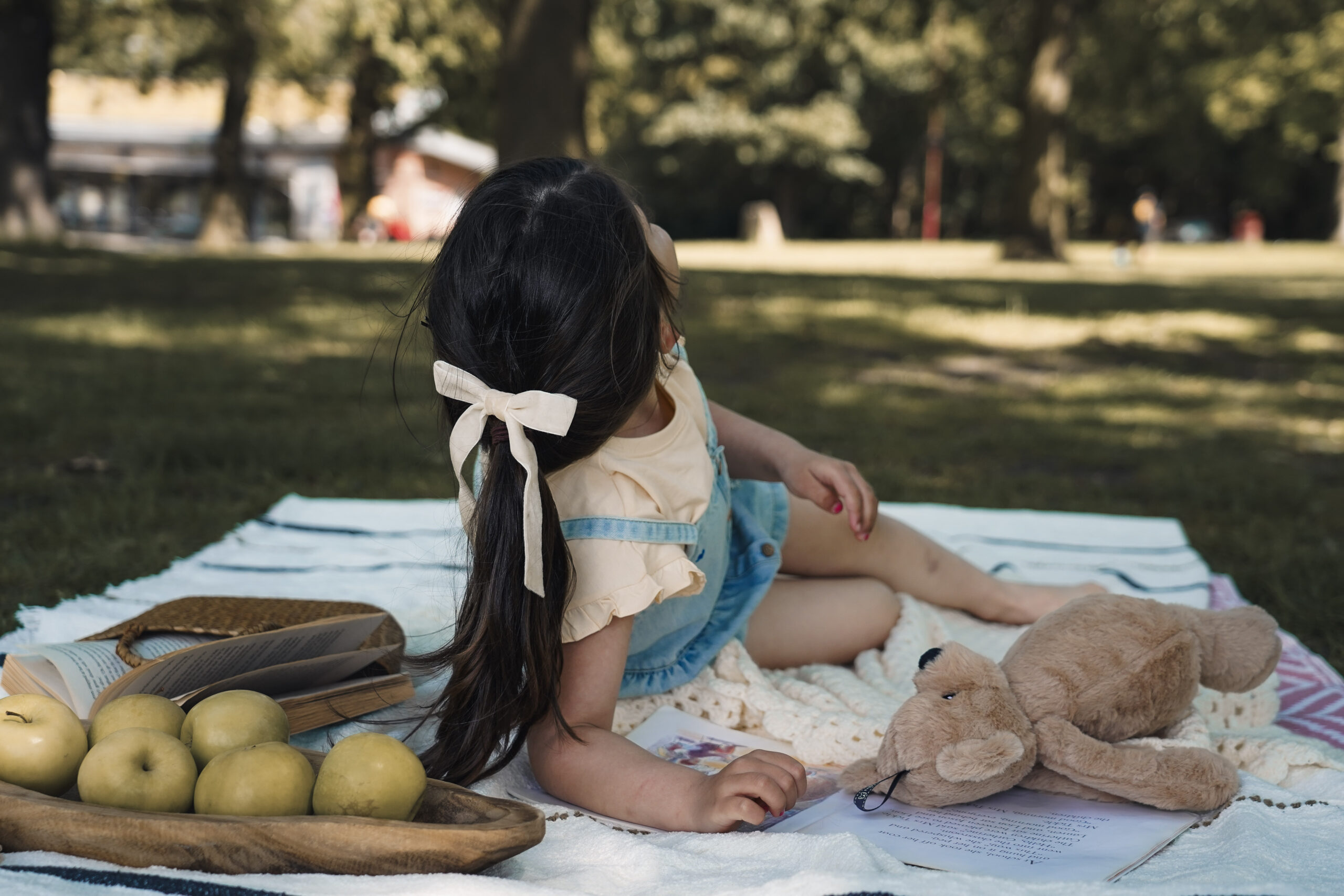 Outdoor family lifestyle photography