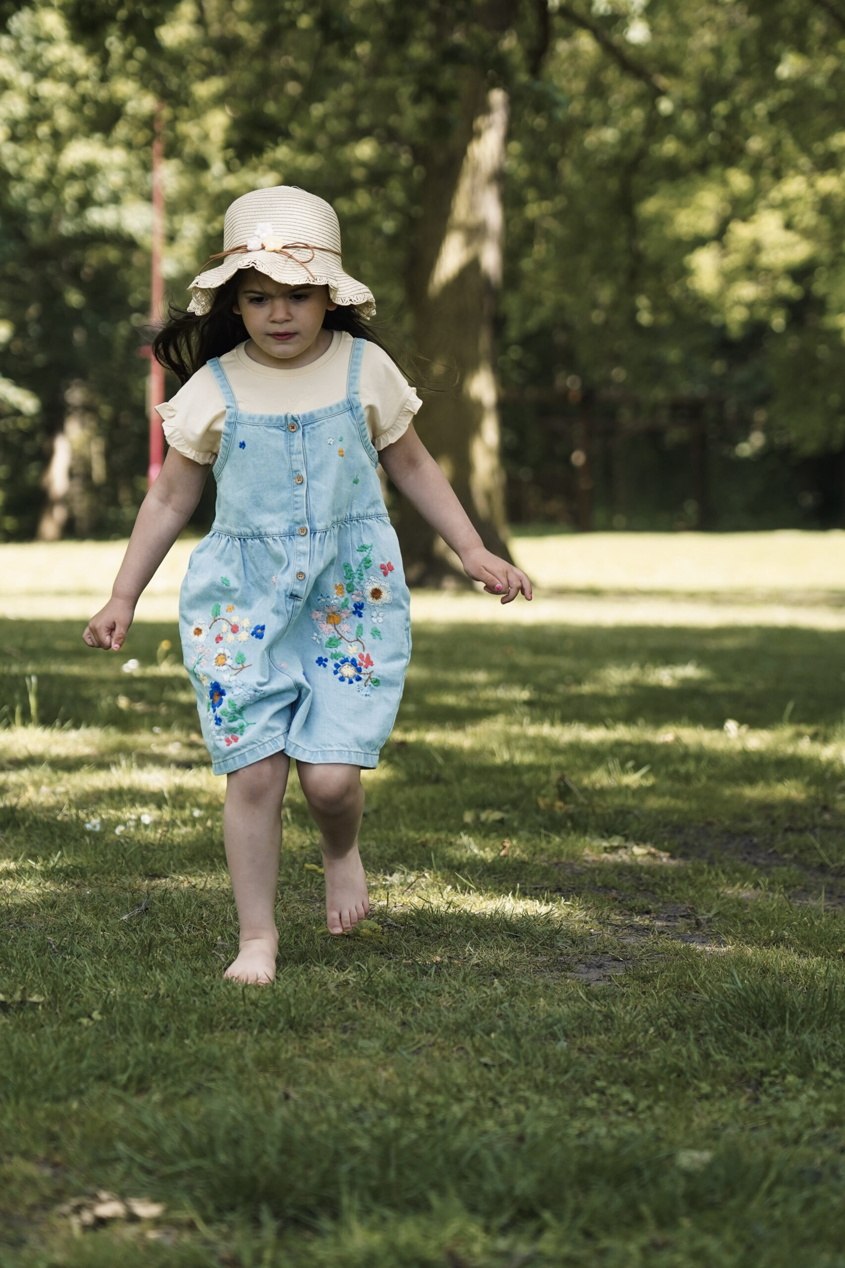 Relaxed family photography moment