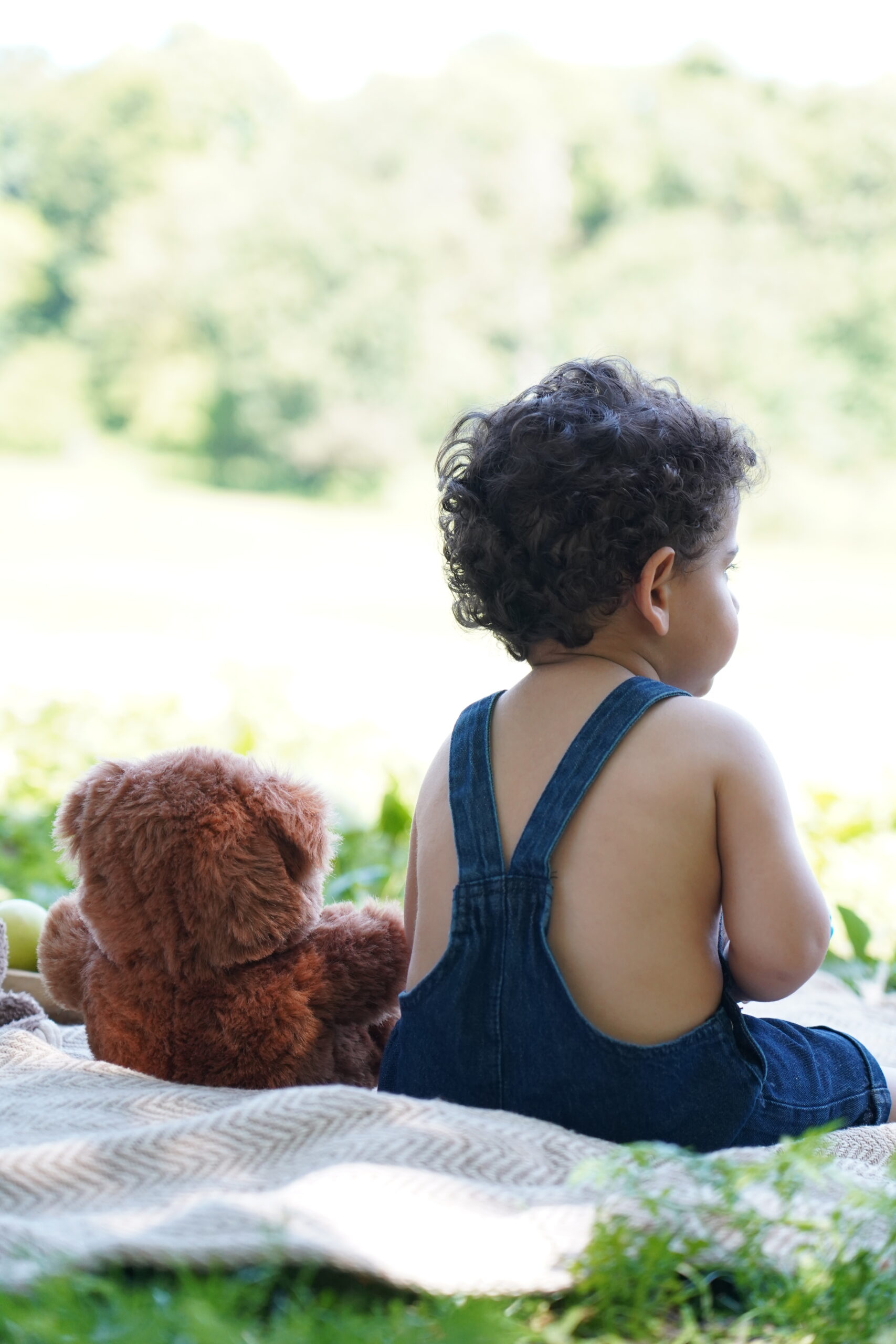 Relaxed family gallery photography