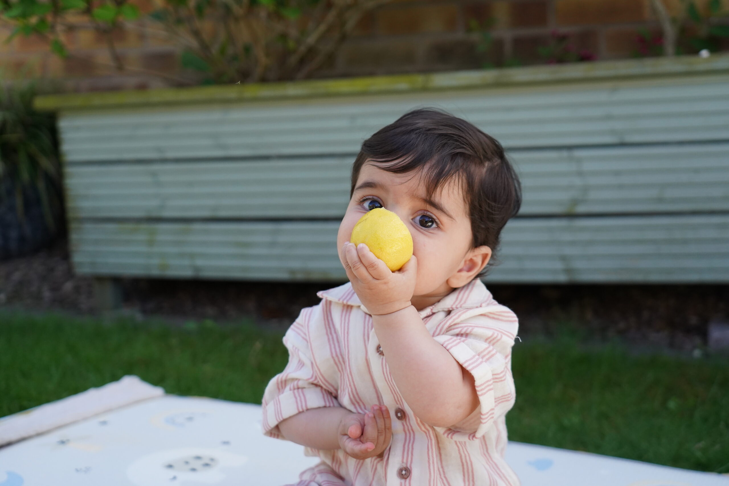 Relaxed at-home family photography