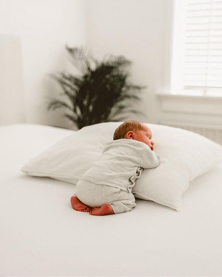 Natural newborn detail photography