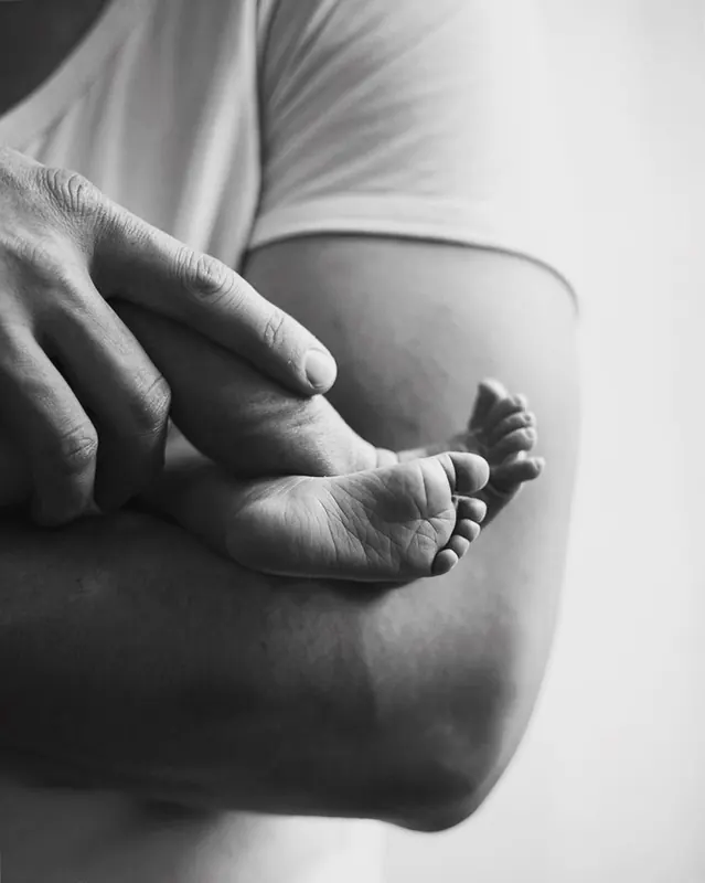 Natural newborn and maternity photography by Noura Studio